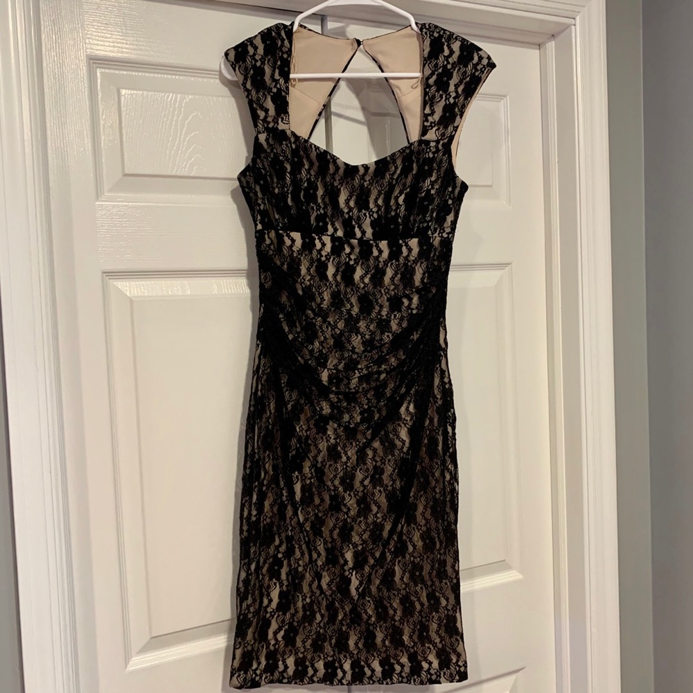 Maggy London Lace midi Dress